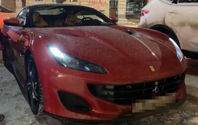 На парковке у рязанского ТЦ «Аркада» засняли Ferrari Portofino за 50 млн рублей