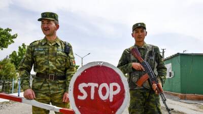 В Таджикистане сообщили об интенсивной стрельбе на границе с Киргизией