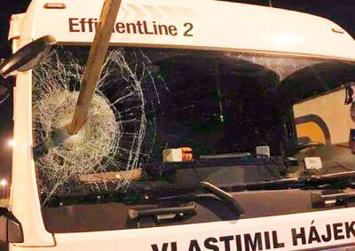 Беженцы напали на чешский грузовик во Франции