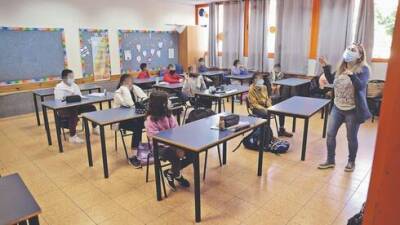 Половина школьников в Израиле не пришли на занятия: учителя хотят учить по зуму