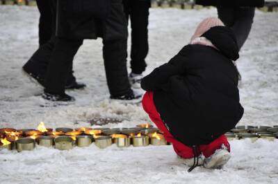 «Кольцо памяти»: петербуржцы зажгли 872 свечи в честь годовщины снятия блокады Ленинграда
