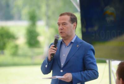 Зампредседателя Совбеза Медведев назвал бедность ключевой проблемой России