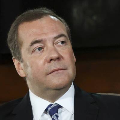 Медведев хотел бы, чтобы в 2022 году удалось справиться с пандемией covid-19