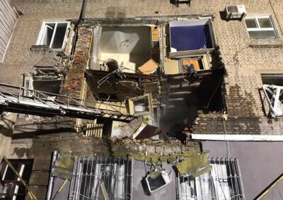 В Запорожье в результате взрыва в жилом многоквартирном доме погиб человек, есть пострадавшие
