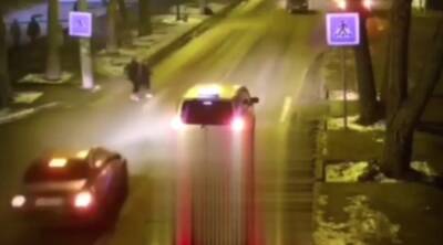 Момент наезда иномарки на ребенка в Астрахани попал на видео