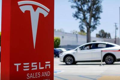 Акции Tesla упали на 11% после предупреждения о проблемах с поставками
