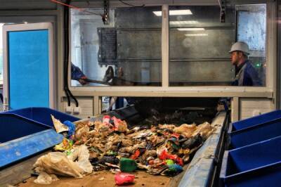 Депутат предложил "стимулировать рублем" тюменцев, сортирующих мусор