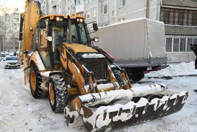 Трассы Волгоградской области от снега расчищали 656 спецмашин
