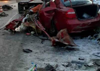 В ДТП на уральской трассе погибли таксист и младенец, мать с 2-мя детьми жива