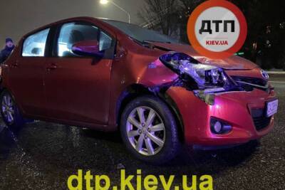 В Киеве мужчина поссорился с женой, сел пьяным за руль и устроил ДТП