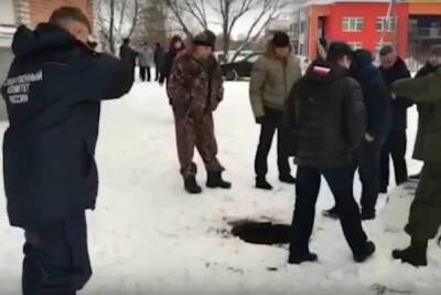 Подробности спасения пропавшего в Тверской области мальчика: его нашли в канализационном люке