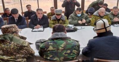 Таджикистан и Кыргызстан ищут пути прекращения кровопролития на границе