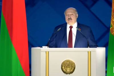 Лукашенко попросил не париться по поводу поглощения Белоруссии Россией
