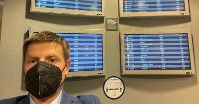 "Проведу тут много часов": нардеп застрял в аэропорту Германии из-за отмены рейса Lufthansa
