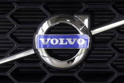Акции AB Volvo падают из-за снижения прибыли и разочаровывающих дивидендов
