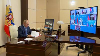 Путин сообщил о подготовке концепции новой внешней политики России