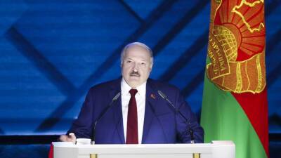 Лукашенко заявил , что является сторонником двух президентских сроков