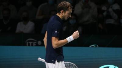 Медведев в четырех сетах обыграл Циципаса и вышел в финал Открытого чемпионата Австралии