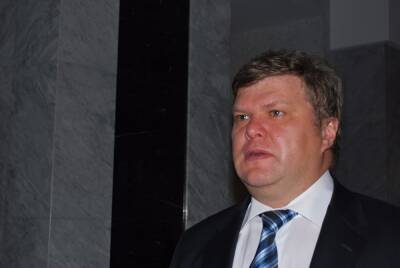 Депутату Мосгордумы Митрохину запретили выезд из России и заблокировали счета