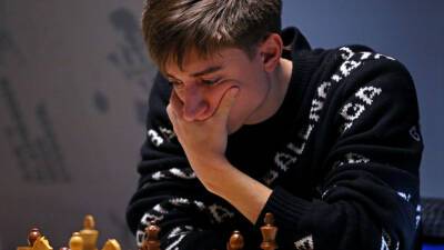 Шахматист Дубов заболел коронавирусом и снялся с турнира в Вейк-ан-Зее