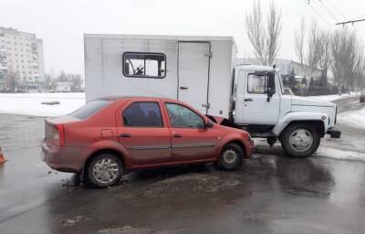 В Северодонецке произошло ДТП с потерпевшим: не разминулись "ГАЗ" и Dacia Logan