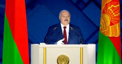 Лукашенко пообещал вернуть Украину в "лоно славянства" (видео)