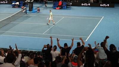 Теннисист Чесноков предрек Медведеву звание лучшего игрока после Australian Open