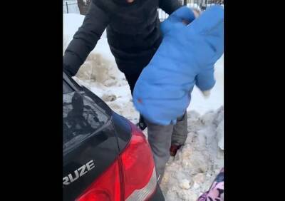 Снег у школы для детей-инвалидов убрали после представления прокуратуры в адрес мэра Рязани