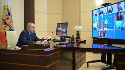 Путин поручил доработать проект новой концепции внешней политики РФ