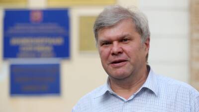 Депутату Мосгордумы Сергею Митрохину закрыли выезд из России
