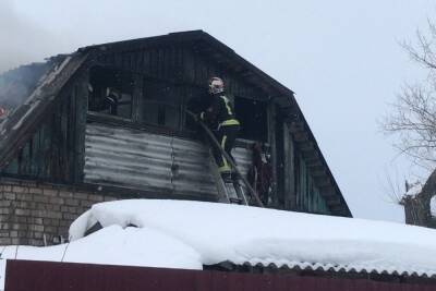 Под Рязанью семья с четырьмя детьми осталась без жилья из-за пожара