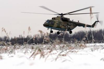 При жесткой посадке вертолета Ми-8 в Ульяновской области погиб один человек