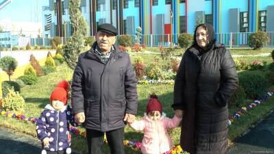 Жители поселка Бина выразили благодарность Президенту Ильхаму Алиеву и Первой леди Мехрибан Алиевой за создание Учебного и сервисного комплекса (ФОТО/ВИДЕО)