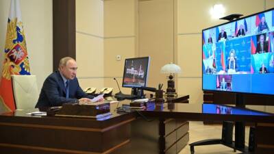 Путин поручил доработать проект концепции внешней политики