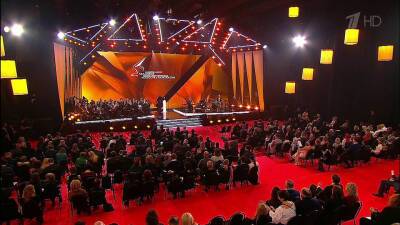 В Москве проходит церемония вручения национальной кинопремии «Золотой орел»