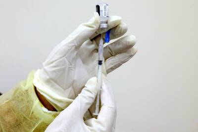 Альтернатива Pfizer и новый эксперимент: Израиль закупил миллионы доз вакцины нового типа