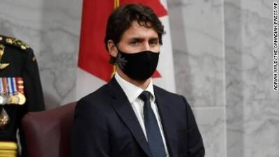 Премьер Канады ушел на самоизоляцию после заражения COVID-19 одного из его детей