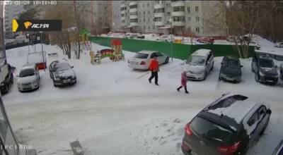 В Новосибирске мужчина с лыжами преследовал школьницу в Академгородке