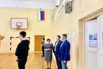 Костромские депутаты решили подсветить спортсменам-школьникам