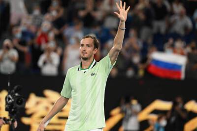 Финал Australian Open: Даниил Медведев и Рафаэль Надаль стремятся к исторической победе