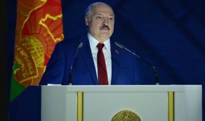 Лукашенко заявил, что Украину обязательно вернут в "лоно славянства"