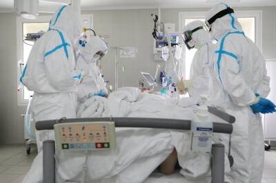 За сутки в России госпитализировано 14 570 больных коронавирусом