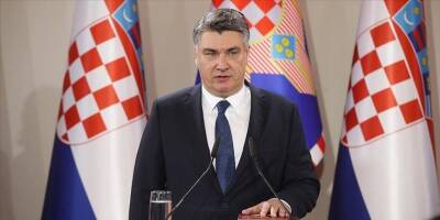 Президент Хорватии осудил премьера за извинения перед Украиной