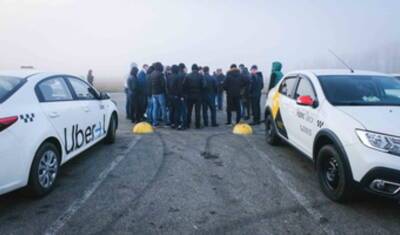 Таксистов в Тюмени довели до забастовки низкими тарифами и высокими сборами "Яндекса"