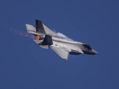 Обнародованы кадры крушения американского истребителя F-35