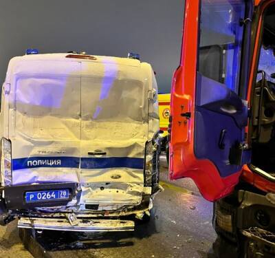 Подробности: сцепившиеся в драке участники аварии на Колпинском шоссе спровоцировали массовое ДТП - ivbg.ru - Украина