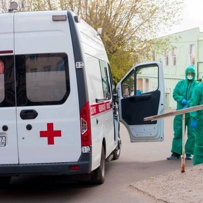 В России за сутки госпитализировали 14 570 человек