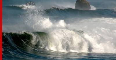 Волны высотой до 10 метров прогнозируются у берегов Камчатки
