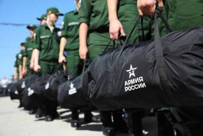 Граждане РФ, проживающие в ЛДНР, могут добровольно поступить на службу в российскую армию