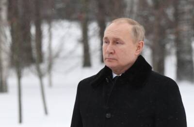 Путин предложил оформлять россиянам из ДНР и ЛНР соцвыплаты через «Госуслуги»